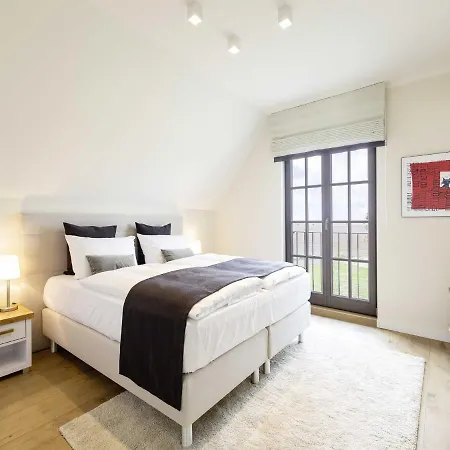 Reetland Am - Luxus Reetdachvilla Mit 3 Schlafzimmern, Sauna Und Kamin E07 * Dranske