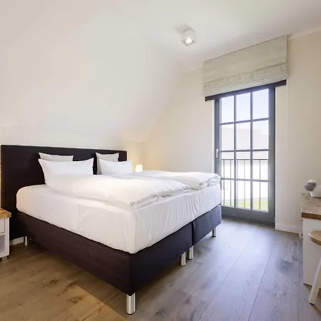 Ferienhaus Reetland Am - Luxus Reetdachvilla Mit 3 Schlafzimmern, Sauna Und Kamin E07 *