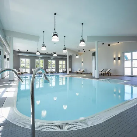 Reetland Am - Luxus Reetdachvilla Mit 3 Schlafzimmern, Sauna Und Kamin E07 Ferienhaus Dranske